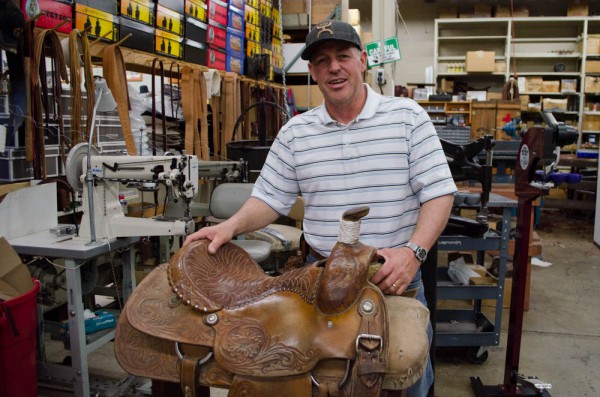 Kyle with finished Saddlehorn Knot tied on a saddle neck